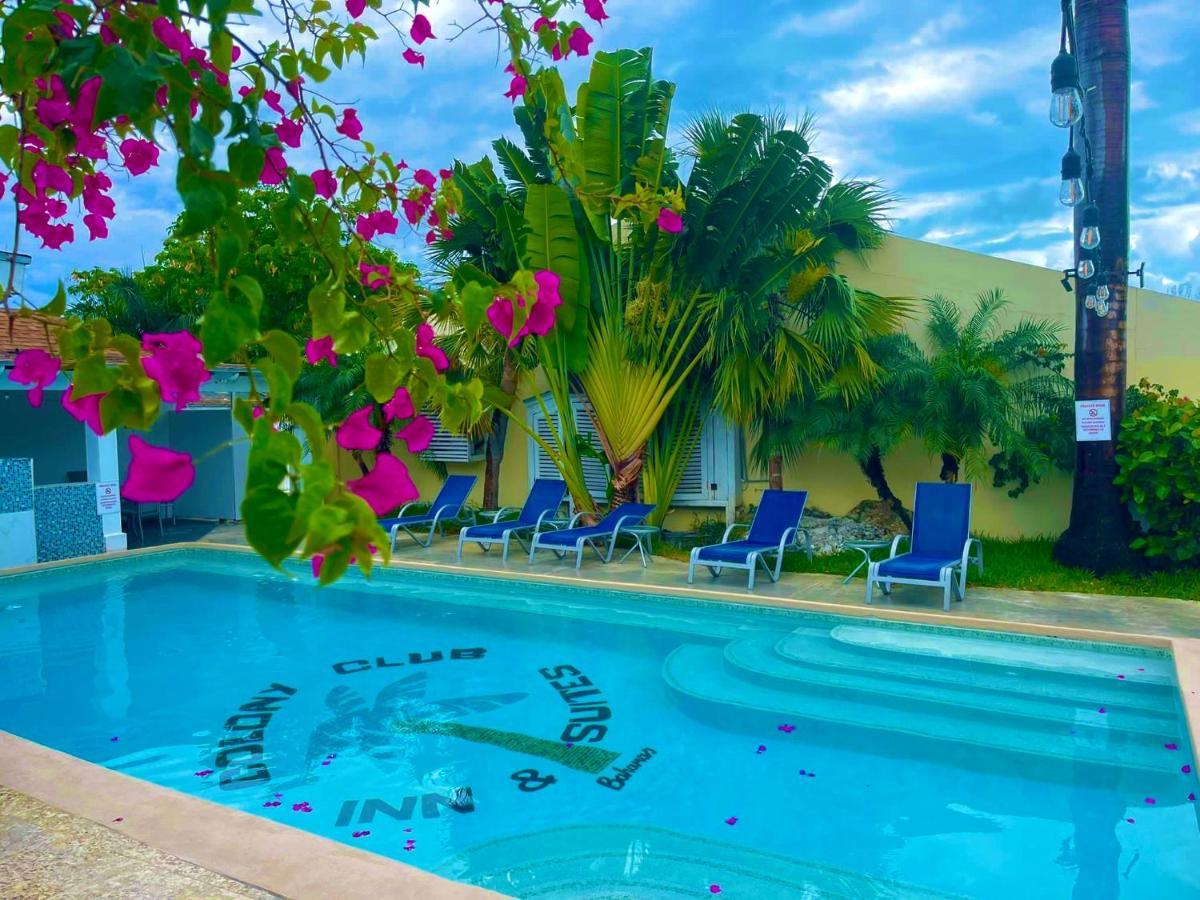 Colony Club & 3*